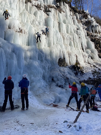 Cogne, Meeting Femminile Italiano di Arrampicata su ghiaccio - Il primo Meeting Femminile Italiano di Arrampicata su ghiaccio a Cogne