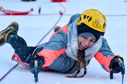 Cogne, Meeting Femminile Italiano di Arrampicata su ghiaccio - La gar di Ice-sliding al primo Meeting Femminile Italiano di Arrampicata su ghiaccio a Cogne