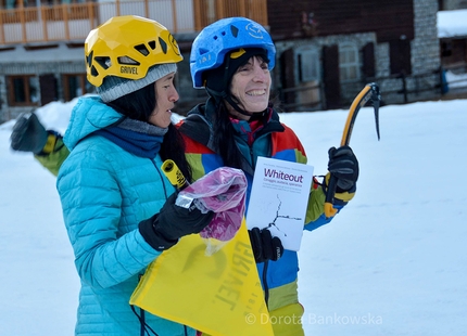 Cogne, Meeting Femminile Italiano di Arrampicata su ghiaccio - Catia Baldassarri e Anna Torretta al primo Meeting Femminile Italiano di Arrampicata su ghiaccio a Cogne