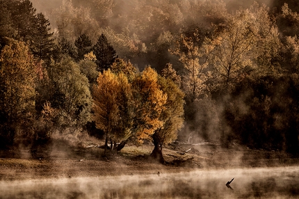 Fotografare il Parco - Fotografare il Parco 2022, Paesaggio: Parco Nazionale d’Abruzzo, Lazio e Molise: Autunno sul lago di Barrea di Maurizio Trifilidis