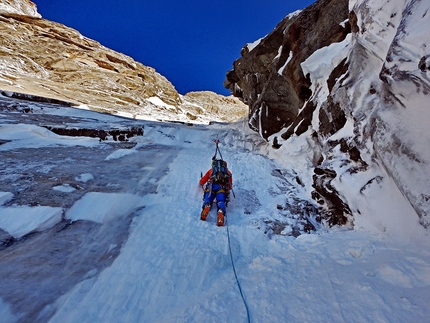 Phantom Direct, Grandes Jorasses, Emanuele Andreozzi, Francesco Nardelli - Phantom Direct, parete sud delle Grandes Jorasses (Emanuele Andreozzi, Francesco Nardelli12-13/02/2022)