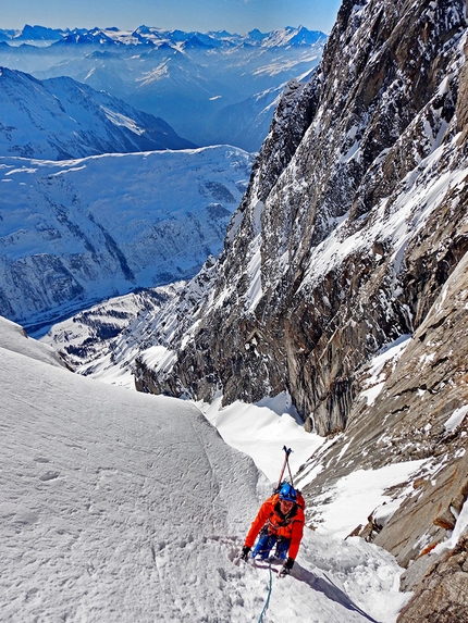 Phantom Direct, Grandes Jorasses, Emanuele Andreozzi, Francesco Nardelli - Phantom Direct, parete sud delle Grandes Jorasses (Emanuele Andreozzi, Francesco Nardelli12-13/02/2022)