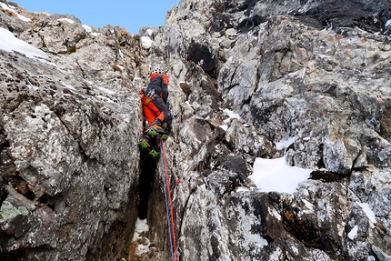 Aiguille Noire de Peuterey, Mad Vlad, Jon Bracey, Matt Helliker - Matt Helliker making the first ascent of Mad Vlad, Aiguille Noire de Peuterey