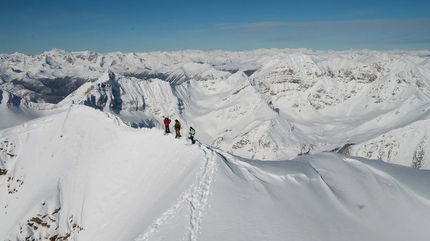 Mount Ethelbert, Canada, Christina Lustenberger, Mark Herbison, Sam Smoothy - La parete sud di Mount Ethelbert in Canada, sciata per la prima volta da Christina Lustenberger, Mark Herbison, Sam Smoothy il 05/03/2022