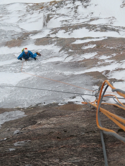 Entropi, Blokktind, Norway, Juho Knuuttila, Eivind Jacobsen - Entropi on Blokktind in Norway: Eivind Jacobsen following on thin ice.