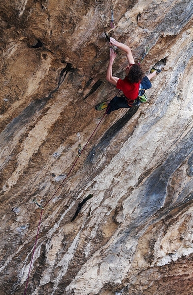 Adam Ondra - Adam Ondra climbing 