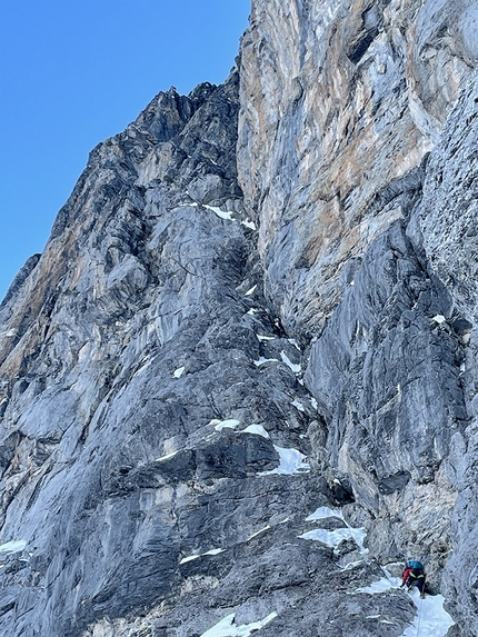 Eiger, North Face, Heckmair, Laura Tiefenthaler, Jana Möhrer - Jana Möhrer climbing the North Face of the Eiger via Heckmair route on 08/03/2022