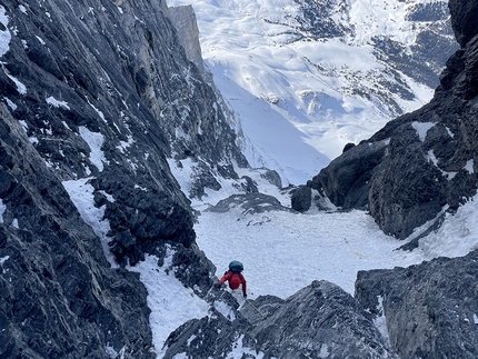 Eiger, North Face, Heckmair, Laura Tiefenthaler, Jana Möhrer - Jana Möhrer climbing the North Face of the Eiger via Heckmair route on 08/03/2022