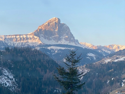 Simon Gietl, Hruschka, Peitlerkofel, Dolomites - Simon Gietl making his solo winter ascent of Hruschka on the North Face of Peitlerkofel, Dolomites, on 19/03/2022