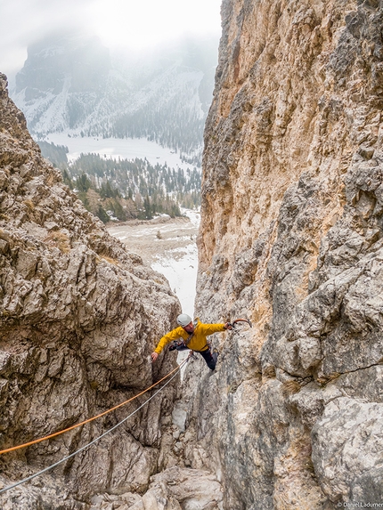 The Bird, Gola del Pettirosso, Vallunga, Dolomiti, Daniel Ladurner, Hannes Lemayer - Hannes Lemayer su The Bird (Gola del Pettirosso) Vallunga, Dolomiti