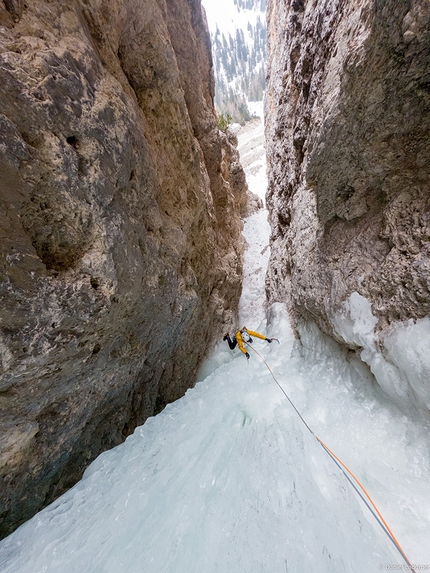 The Bird, Gola del Pettirosso, Vallunga, Dolomiti, Daniel Ladurner, Hannes Lemayer - Hannes Lemayer su The Bird (Gola del Pettirosso) Vallunga, Dolomiti