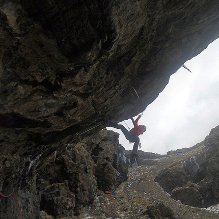 Buahellir, drytooling, Islanda, Matteo Meucci - Matteo Meucci su D9+ a Buahellir in Islanda