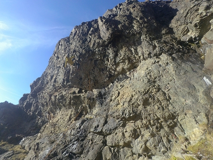 Buahellir, drytooling, Islanda, Matteo Meucci - Matteo Meucci su D9+ a Buahellir in Islanda