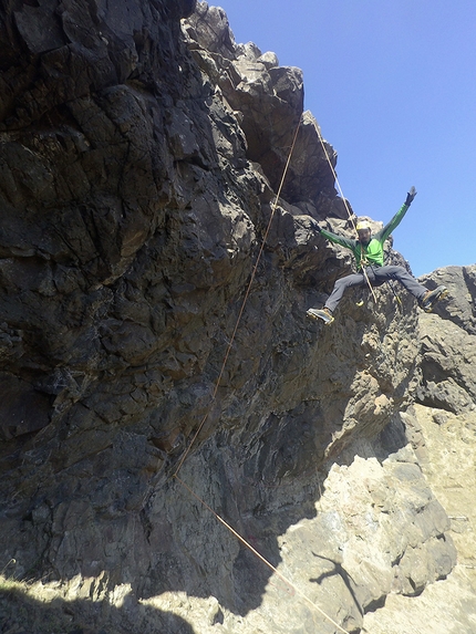 Buahellir, drytooling, Islanda, Matteo Meucci - Matteo Meucci su D8 a Buahellir in Islanda