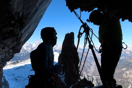 Civetta, Dolomiti, Solleder - Lettenbauer, Nicola Bertoldo, Diego Dellai, Marco Toldo - Solleder - Lettenbauer in Civetta, Dolomiti, in inverno: Nicola Bertoldo, Diego Dellai, Marco Toldo (07-09-03-2022)