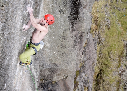 Video arrampicata trad: Dave MacLeod su Lexicon in Inghilterra