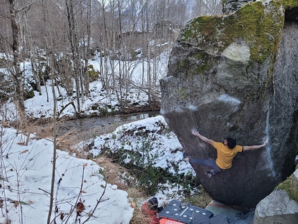 Stefano Carnati - Stefano Carnati su Tomba 8B+, Val Bavona