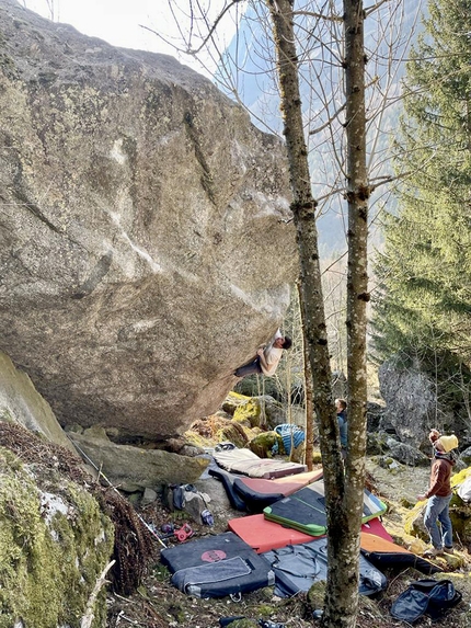 Stefano Carnati - Stefano Carnati su Yogurt intero 8A+, Val di Mello