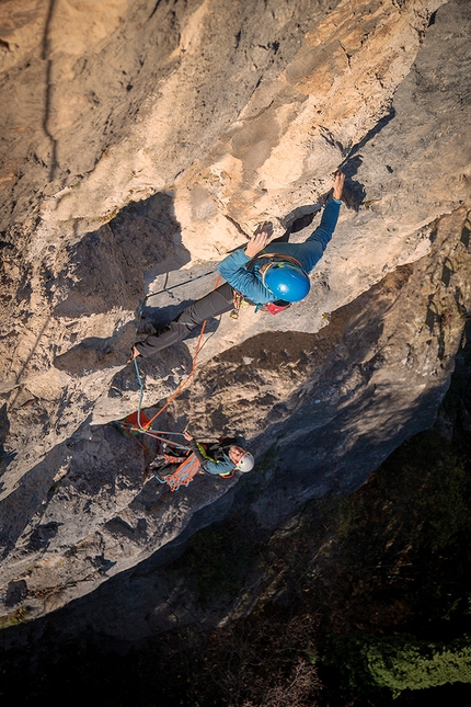 Colodri, Arco, Luigi Degasperi, Francesco Salvaterra - Francesco Salvaterra e Marco Pellegrini sulla variante Gipù della via Luigi Degasperi sul Colodri, Arco