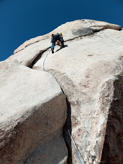 California climbing USA - Giancarlo Maritano in arrampicata a Joshua Tree