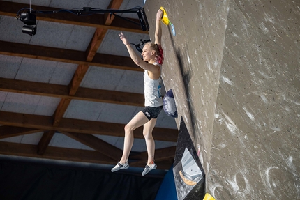 Janja Garnbret, Boulder World Cup 2022, Meiringen - Janja Garnbret competing in the final of the Meiringen stage of the Boulder World Cup 2022