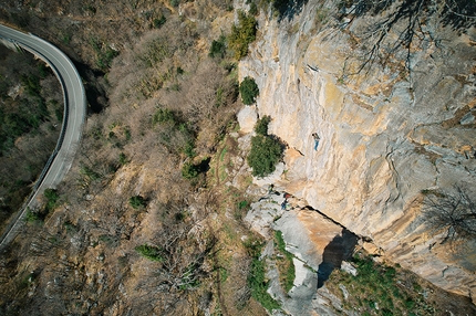 Climb & Clean 2022, Matteo Della Bordella, Massimo Faletti - Matteo Della Bordella in arrampicata a Pietrasecca (L’Aquila) durante la seconda tappa di Climb and Clean 2022