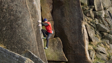 Siebe Vanhee, gritstone UK - Siebe Vanhee climbing Ulysses' Bow (E6 6b) at Stanage