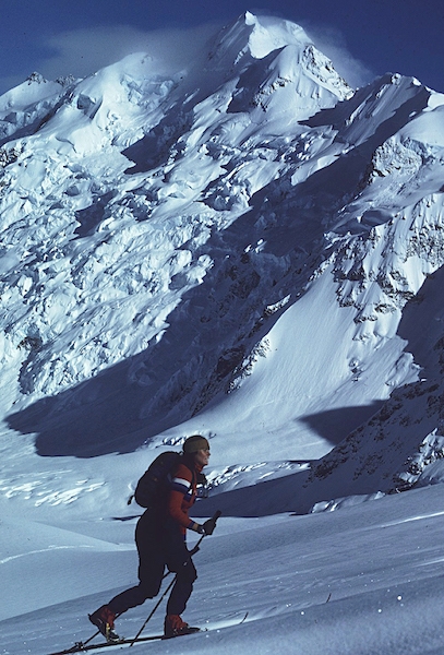 Jan Reynolds, The Crystal Ceiling - Jan Reynolds con gli sci di fondo sulle Alpi della Nuova Zelanda.