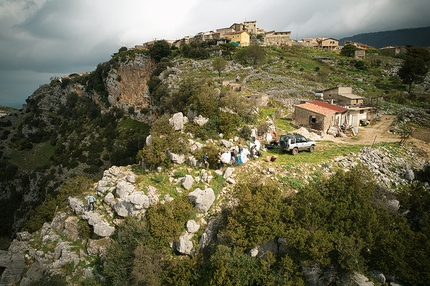 Climb and Clean 2022, Matteo Della Bordella, Massimo Faletti - Climb & Clean 2022: pulizia della falesia Trentinara (Campania)