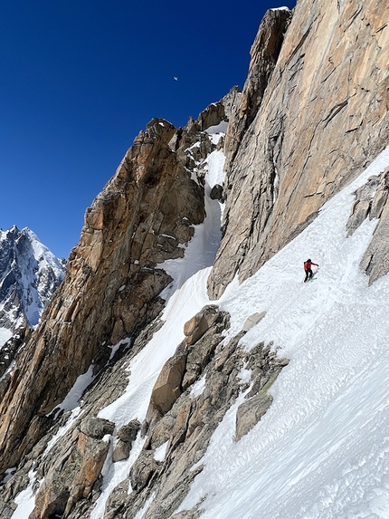 Aiguille d’Argentiere, Tom Lafaille, Aurélien Lardy - Aurélien Lardy su Les Vires du Jardin, Aiguille d’Argentiere, Monte Bianco (Tom Lafaille, Aurélien Lardy 17/04/2022)