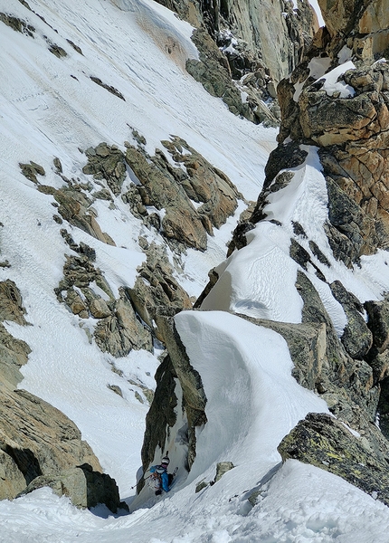 Aiguille d’Argentiere, Tom Lafaille, Aurélien Lardy - Tom Lafaille apre Les Vires du Jardin, Aiguille d’Argentiere, Monte Bianco (Tom Lafaille, Aurélien Lardy 17/04/2022)