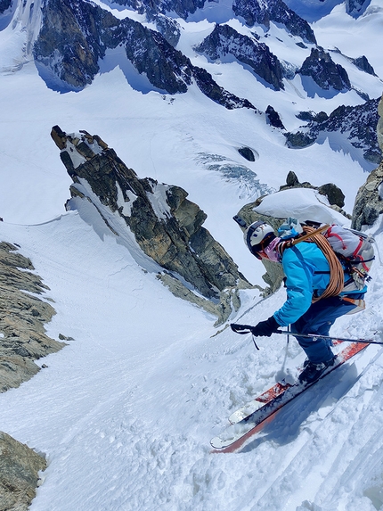 Aiguille d’Argentiere, Tom Lafaille, Aurélien Lardy - Tom Lafaille apre Les Vires du Jardin, Aiguille d’Argentiere, Monte Bianco (Tom Lafaille, Aurélien Lardy 17/04/2022)