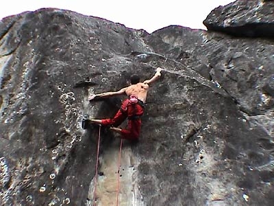 Cristian Brenna, Is not always Pasqua, Interprete - Is not always Pasqua E9 7a - Cristian Brenna sul Hard Grit italiano aperto da Mauro Calibani