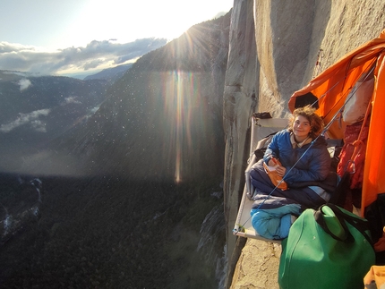 Soline Kentzel, Sébastien Berthe, Golden Gate, El Capitan, Yosemite, USA - Soline Kentzel resting in her portaledge while repeating Golden Gate, El Capitan, Yosemite, USA, April 2022