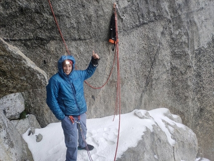 Soline Kentzel, Sébastien Berthe, Golden Gate, El Capitan, Yosemite, USA - Seb Berthe enjoying cool conditions while repeating Golden Gate, El Capitan, Yosemite, USA, April 2022
