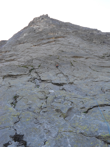 Pizzo Cavregasco, Val Bodengo, Dermatologica, Luigi Berio, Paolo Serralunga - Sul primo tiro di 'Dermatologica' al Pizzo Cavregasco in Val Bodengo (Luigi Berio, Paolo Serralunga)