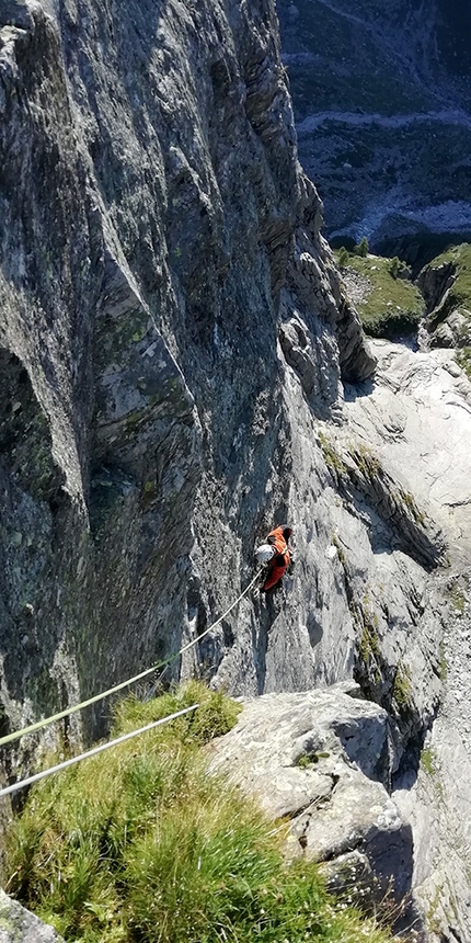 Pizzo Cavregasco, Val Bodengo, Dermatologica, Luigi Berio, Paolo Serralunga - Sul quinto tiro di 'Dermatologica' al Pizzo Cavregasco in Val Bodengo (Luigi Berio, Paolo Serralunga)