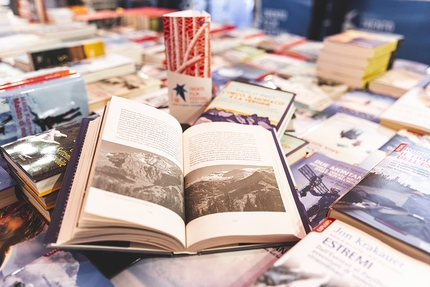 Trento Film Festival - Nel Salotto Letterario di Piazza Fiera a Trento, decine di presentazioni di libri e incontri con autrici e autori,