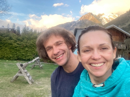 Resurrection, Pointe de l’Androsace, Gosia Jurewicz, Józek Soszyńsk - Józek Soszyńsk and Gosia Jurewicz after establishing Resurrection on Pointe de l’Androsace (Mont Blanc)