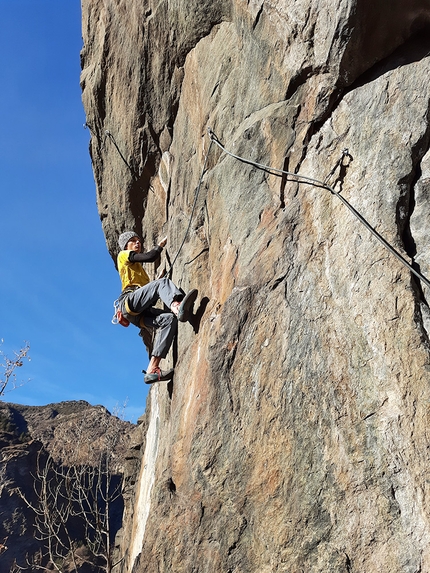 Rochers de Saint-Germain, Valle d'Aosta, Mario Ogliengo, Rocco Perrone - Crack baby 7b, Rochers de Saint-Germain, Valle d'Aosta