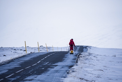 Traversata Invernale dell'Islanda, Pietro Mercuriali, Marco Meda - 'Sfruttiamo la lingua di neve per progredire, non è il massimo ma almeno si cammina bene.' La Traversata Invernale dell'Islanda (Pietro Mercuriali, Marco Meda 25/02/-03/03/2022)