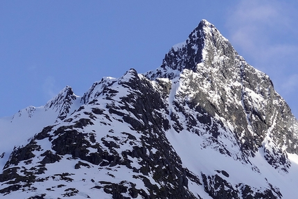 Senja Island Ulvetanna North Ridge in Norway climbed by Simon Richardson, Mark Robson