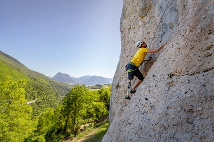 La falesia dimenticata, San Lorenzo Dorsino - Paraclimbing alla falesia dimenticata, San Lorenzo Dorsino