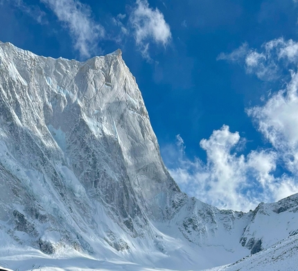 Changabang, Daniel Joll, Kim Ladiges, Matthew Scholes - The North Face and West Ridge of Changabang, Himalaya, seen from the Bagini Glacier. The West Wall was first climbed in 1976 by British mountaineers Peter Boardman and Joe Tasker, and repeated for the first time in April 2022 by Daniel Joll, Kim Ladiges, Matthew Scholes