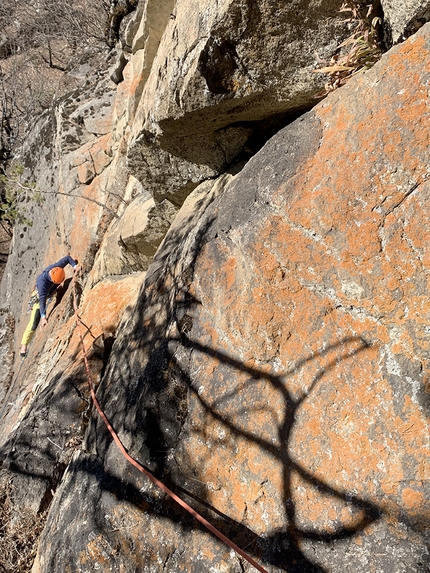 Val Rendena, Parco Naturale Adamello Brenta, Marco Maganzini - La Cuspide Scarlatta (Val Rendena) - Alessandro Brandi sul terzo tiro