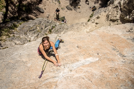 Landro Classica, Valle di Landro, Dolomiti - Anja Walder in arrampicata a Landro Classica, Valle di Landro, Dolomiti