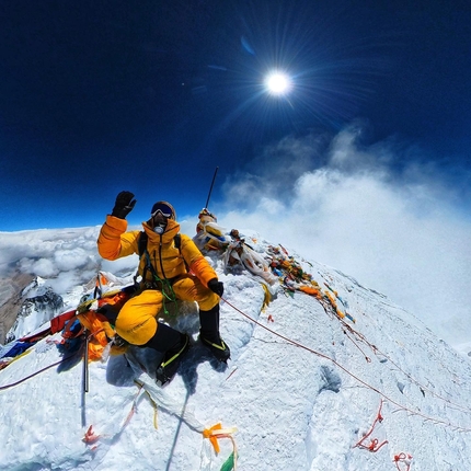 David Göttler, Everest - David Göttler on the summit of Everest without supplementary oxygen on 21/05/2022. He reached the summit at 9.45am local time, after a 12 hour 20 minute summit push from Camp 4