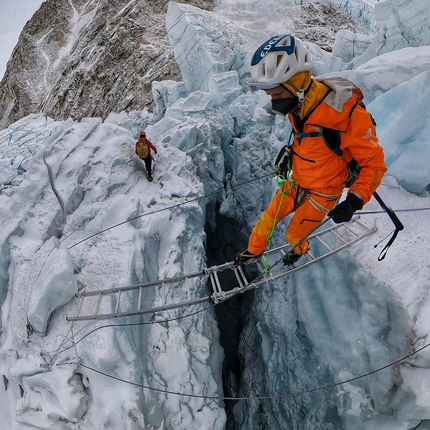 David Göttler, Everest - David Göttler negotiating the Icefall while acclimatising for his ascent of Everest without supplementary oxygen