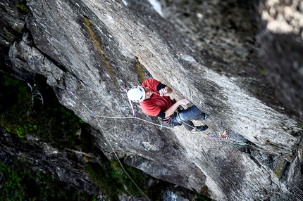 Mathew Wright ripete Lexicon, E11 di arrampicata trad in Inghilterra