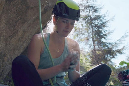Lena Müller, arrampicata sostenibile - Lena Müller in arrampicata nello Zillertal in Austria